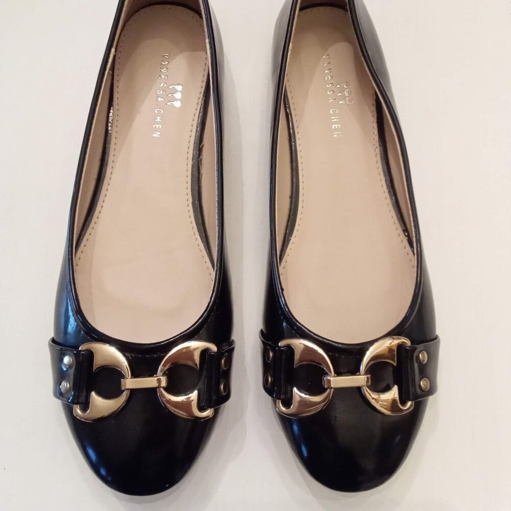 Vanessa Chen Ballet Flats SHOES size 9 Black Faux Patent Leather Gold Hardware